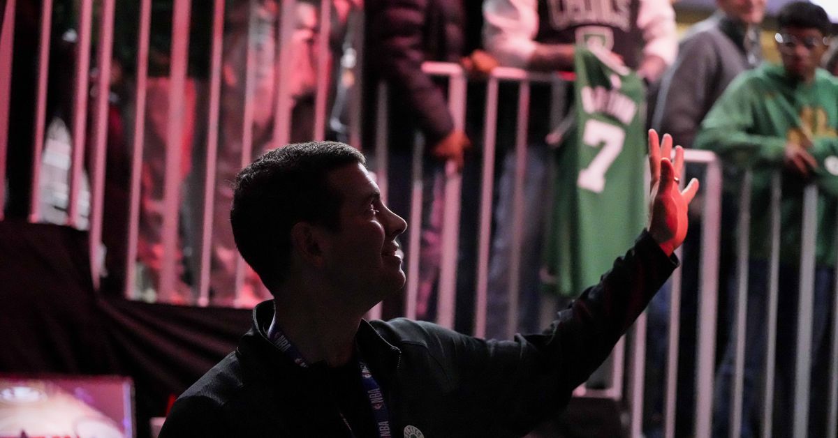Boston Celtics fans give Brad Stevens high marks for the trade deadline deals