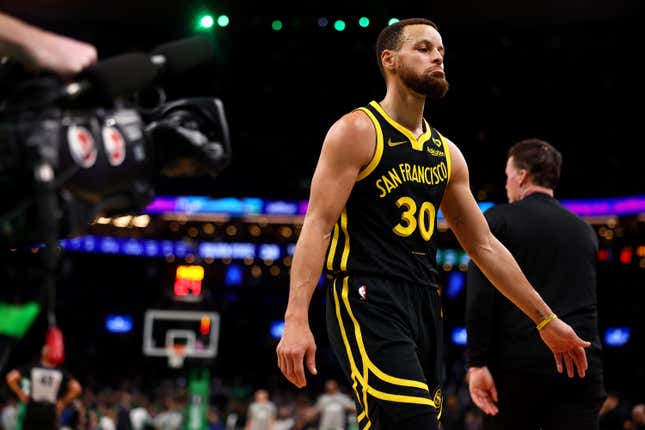 BOSTON, MASSACHUSETTS - MARCH 03: Stephen Curry #30 of the Golden State Warriors walks to the locker room at half time during the game against the Boston Celtics  at TD Garden on March 03, 2024 in Boston, Massachusetts. NOTE TO USER: User expressly acknowledges and agrees that, by downloading and or using this photograph, user is consenting to the terms and conditions of the Getty Images License Agreement.  (Photo by Maddie Meyer/Getty Images)