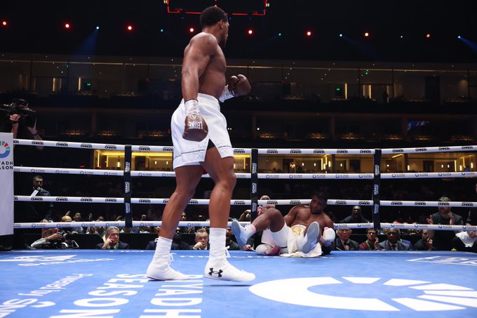 Anthony Joshua Destroys Francis Ngannou In Two Rounds