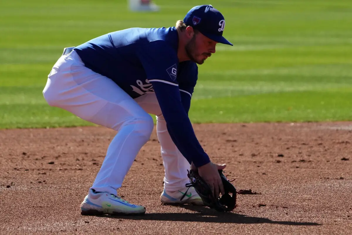 Dodgers News: Dave Roberts Remains Confident in Gavin Lux’s Defense at Shortstop